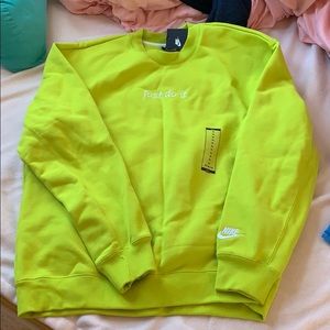 Crew neck sweat shirt